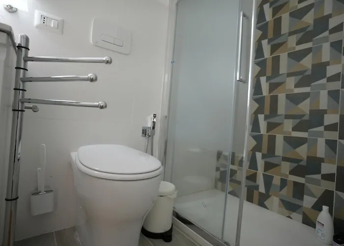 Con Bagno In Posizione Strategica Roma