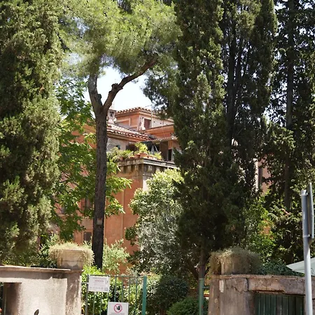 Con Bagno In Posizione Strategica *